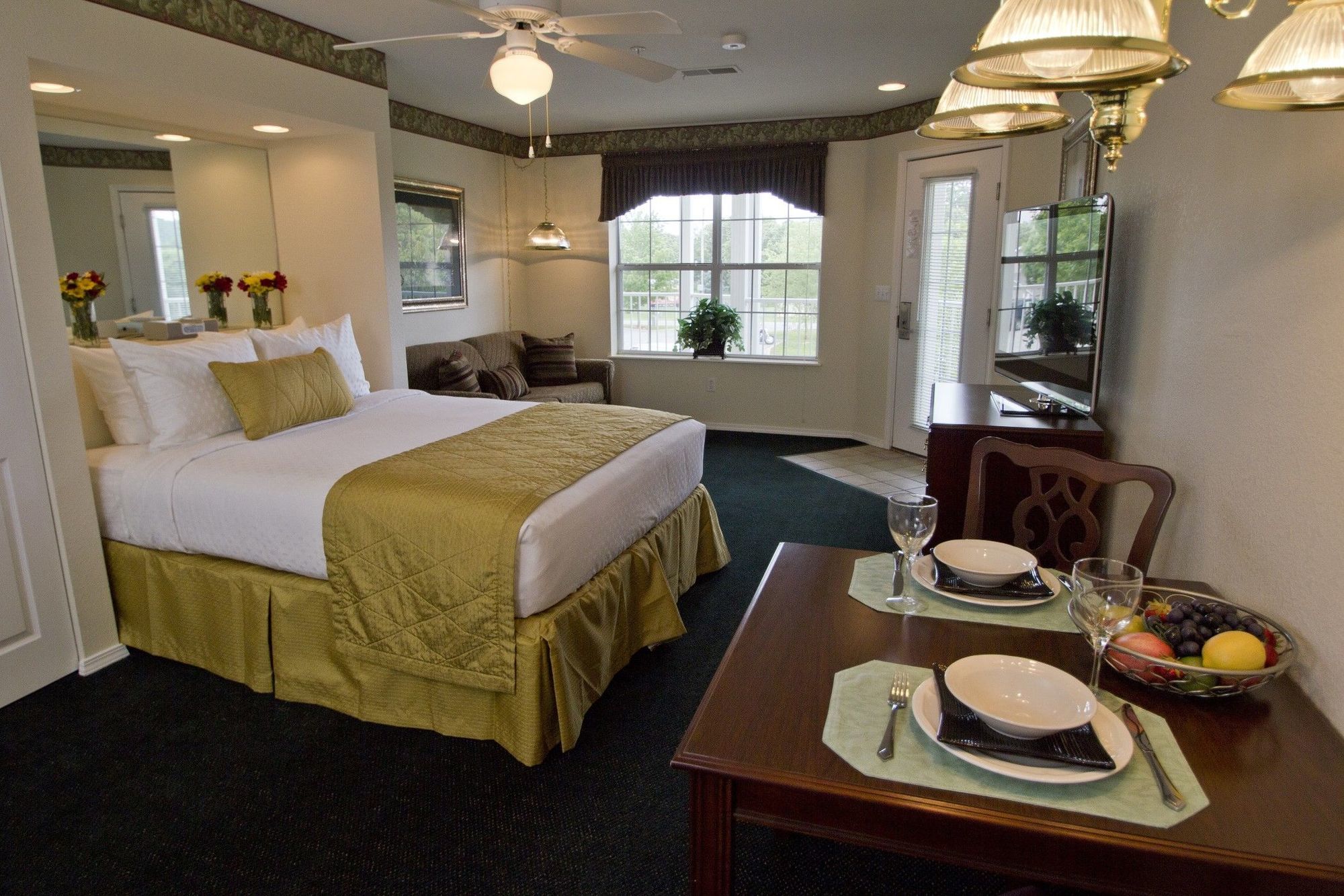 The Suites At Fall Creek Бренсън Стая снимка